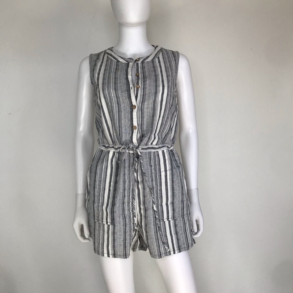 Universal Thread S Romper - Picture 12 of 14